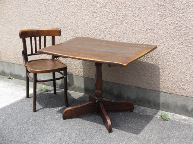 飛騨産業キツツキのダイニングテーブル カフェテーブル